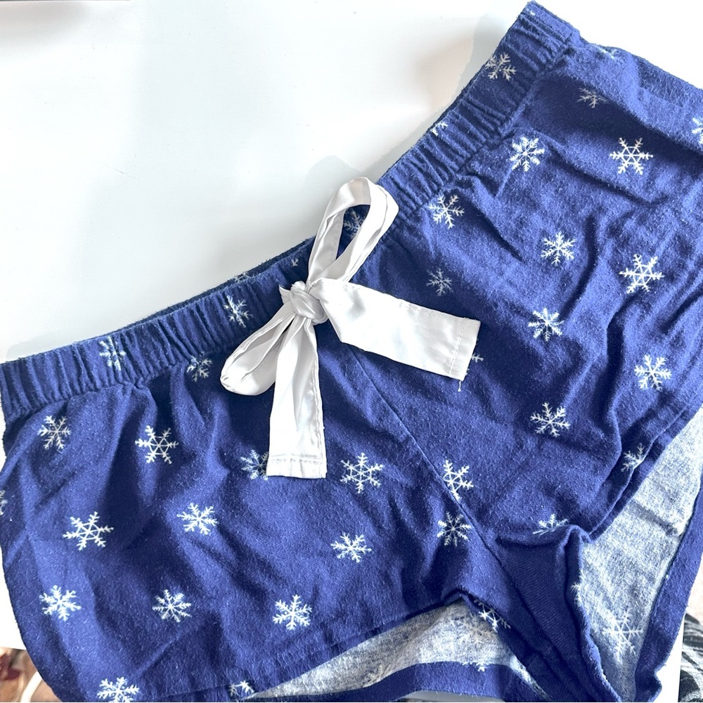 Forever 21 Blue Snowflake Pajama Lounge Shorts with White Bow, Size S